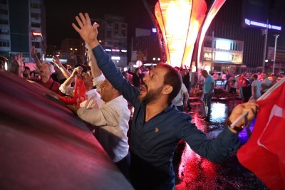 15 Temmuz Gazileri Gençlerle Buluşuyor 15 Temmuz Gazileri Gençlerle Buluşuyor