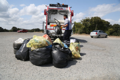Ormanlık alanlarda çöpler toplandı