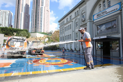 Eyüpsultan Belediyesi'nden yeni eğitim yılı öncesi kapsamlı okul temizliği