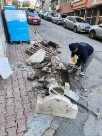 Fen İşleri Ekipleri, kış şartlarına rağmen Eyüpsultan'ın dört bir yanında sahadaydı