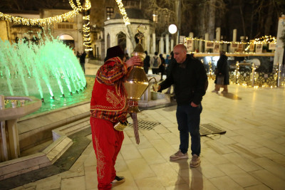 Eyüpsultan'da etkinlik çadırında şerbet ikramı