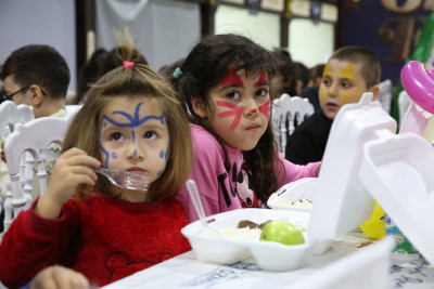 Çocuklar Ramazan Ayı'nın güzelliklerini Eyüpsultan'da yaşıyor
