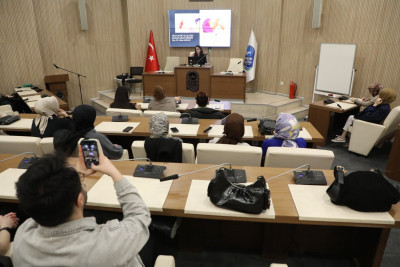 Eyüpsultan'da “Orta Doğu'da Kadın Olmak” konuşuldu