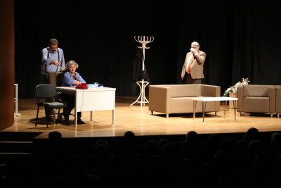 Yaşlılara Saygı Haftası'nda tiyatro gösterimi yapıldı