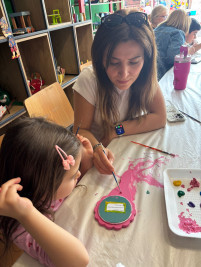Minikler anneleri için Eyüp Oyuncakları'nı sevgiyle renklendirdi