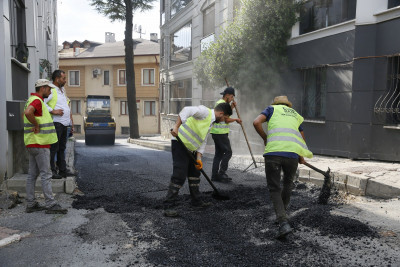 Kemerburgaz Mimarsinan'da asfalt çalışmaları sürüyor