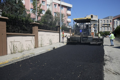 Göktürk 1. Safir Sokak'ta asfalt yenileme çalışması
