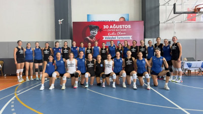 30 Ağustos'un zafer ruhu voleybol sahasına taşındı