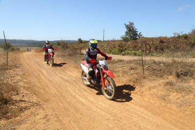 Eyüpsultanlı gençlere Enduro Motosiklet Sürüş deneyimi