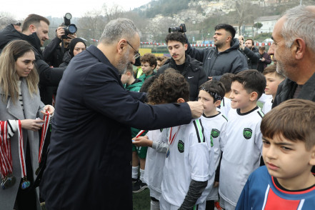 Öğrenciler U-11 Futbol Turnuvası'nda madalyalarını aldı