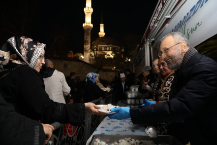 Eyüpsultan, Miraç Kandili'nde müminlerle doldu taştı