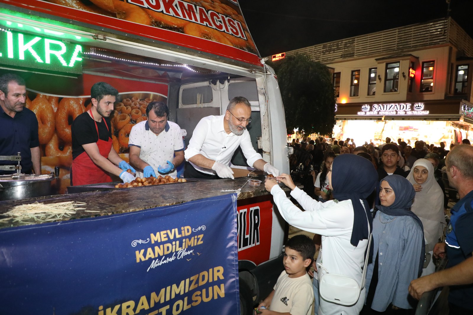 Eyüpsultan'da Mevlid Kandili Eyüpsultan'da Mevlid Kandili