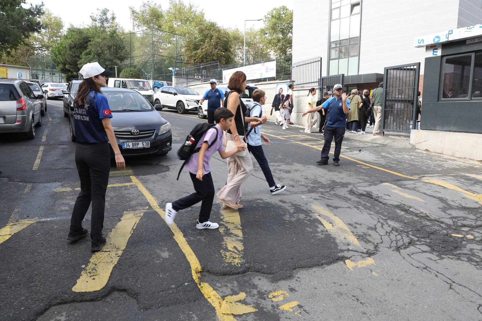 Zabıta ekipleri ilkokul önlerinde denetimlerine başladı