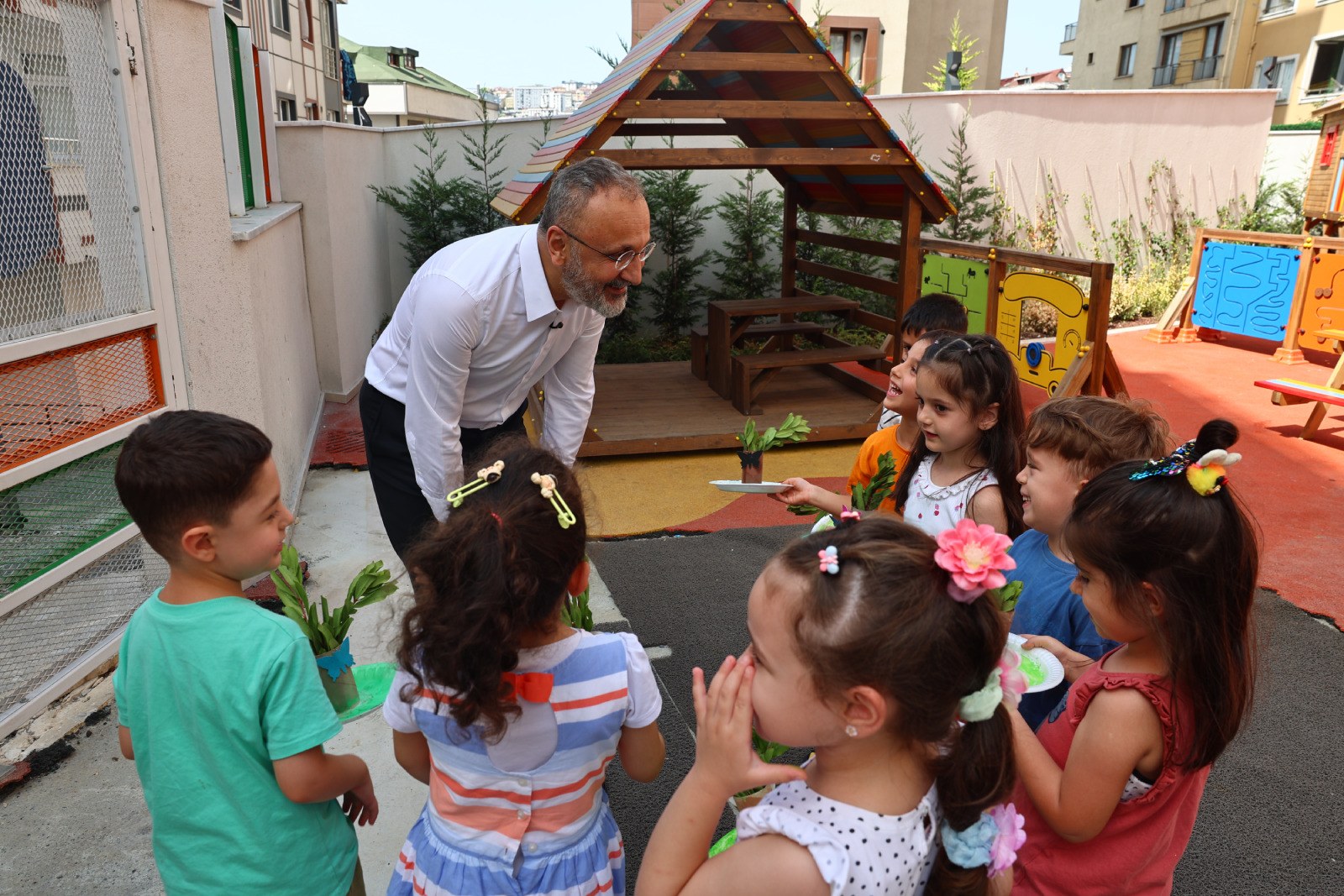 Başkan Özmen: “9 Çocuk Etkinlik Merkeziyle Ailelerin Yanındayız” Başkan Özmen: “9 Çocuk Etkinlik Merkeziyle Ailelerin Yanındayız”