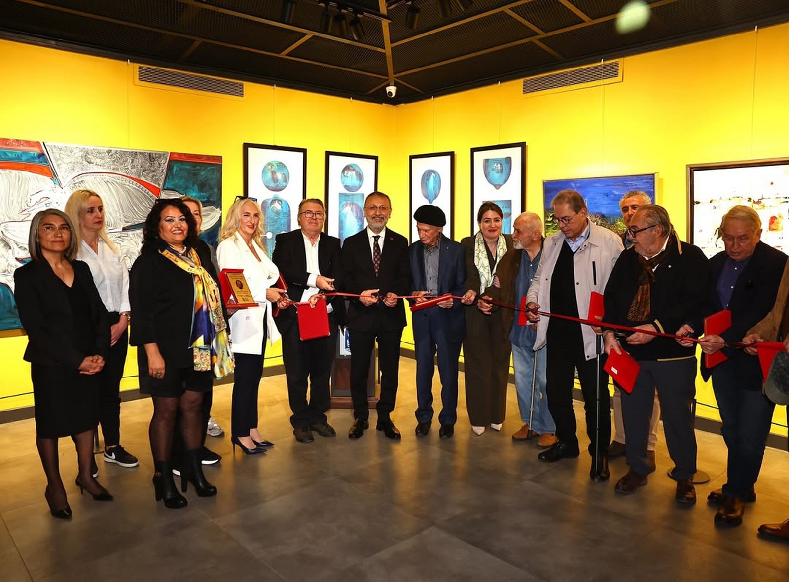 Eyüpsultan'da “Sonsuzluk ve Ötesi” sergisi sanatseverlerle buluştu Eyüpsultan'da “Sonsuzluk ve Ötesi” sergisi sanatseverlerle buluştu