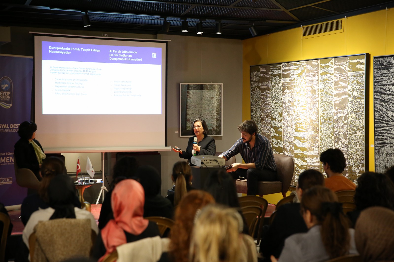 Savaşın Gölgesinde Çocuk Hakları Eyüpsultan'da masaya yatırıldı