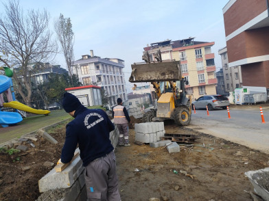 Fen İşleri ekipleri Eyüpsultan'ın dört bir yanında sahada