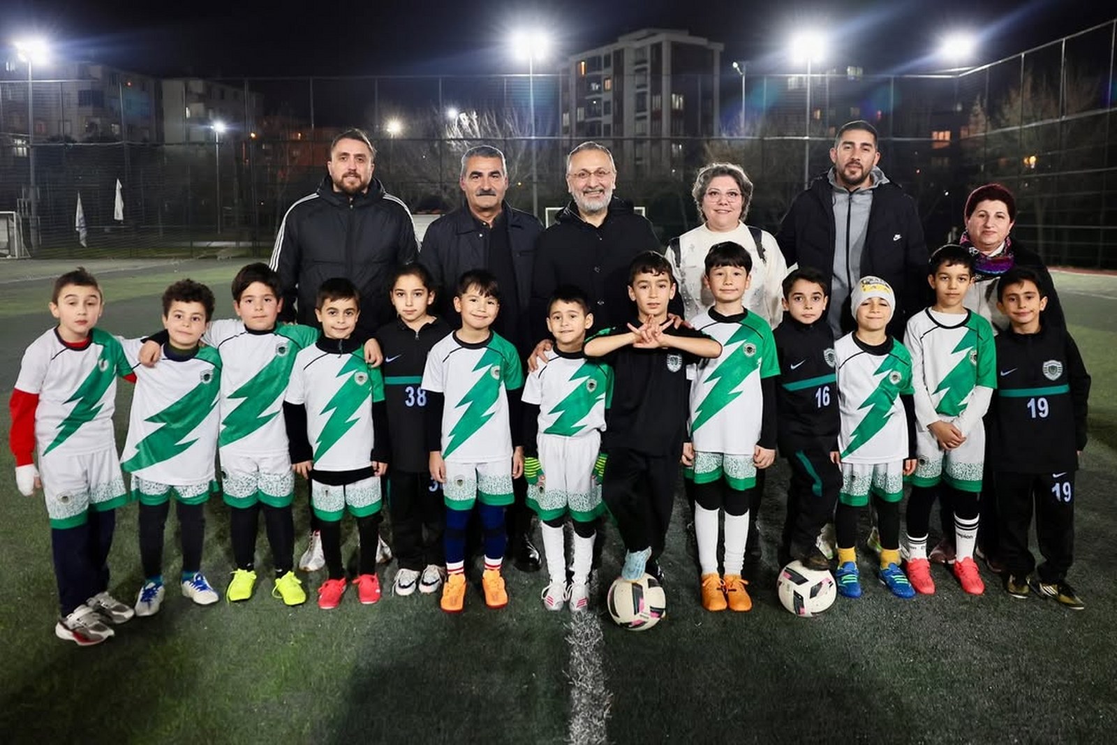 Başkan Özmen'den Karadolap Spor Kulübü'ne Ziyaret