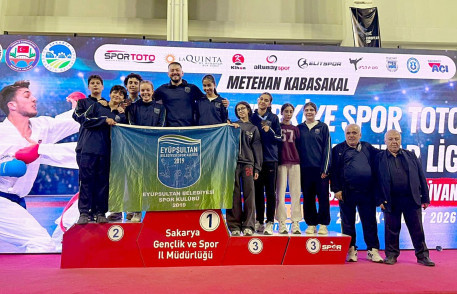 Eyüpsultan'ın genç sporcuları Karate'de zirveye çıktı