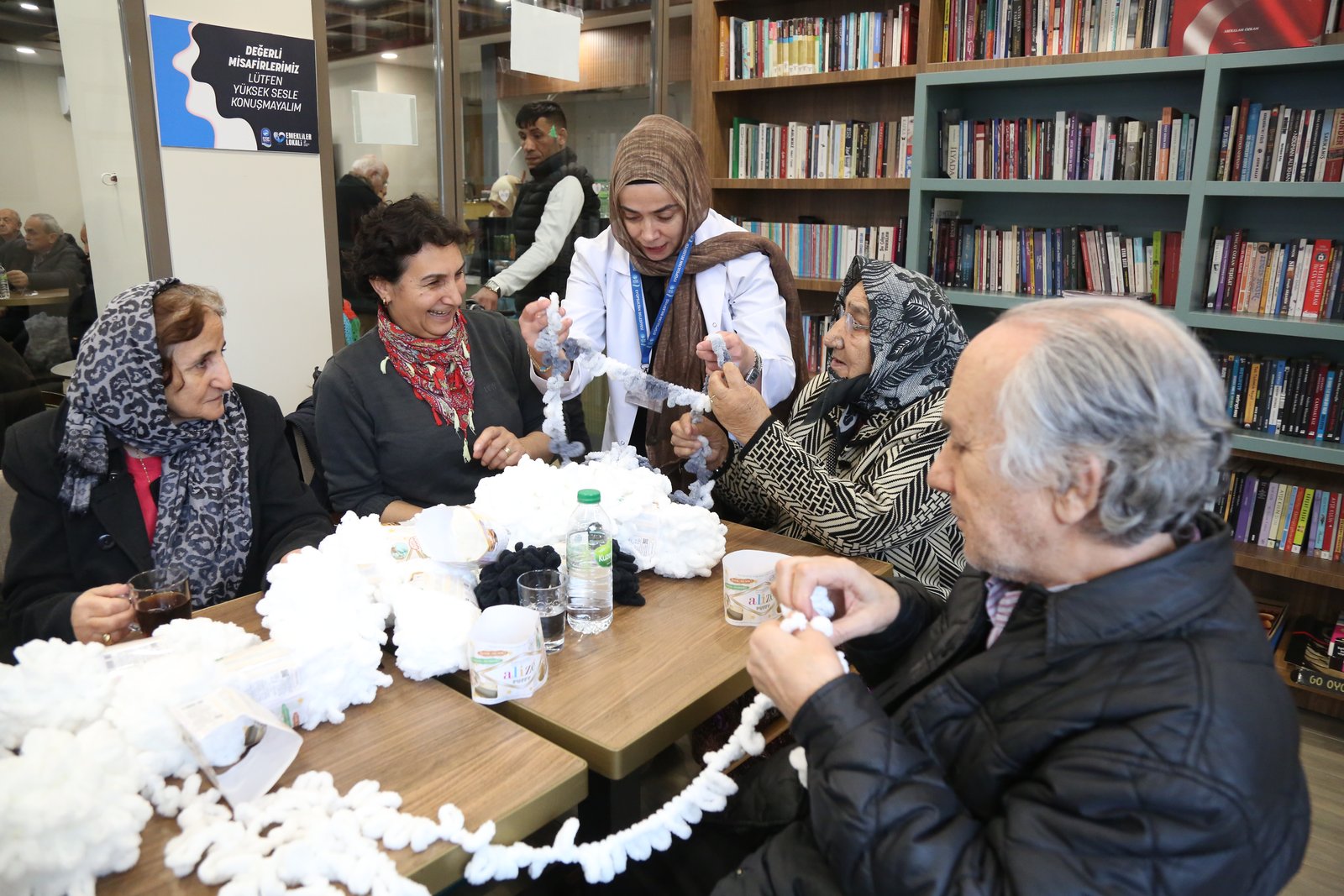 Emekliler Lokali – Hafıza Kafe'de kadınlara yönelik etkinlik