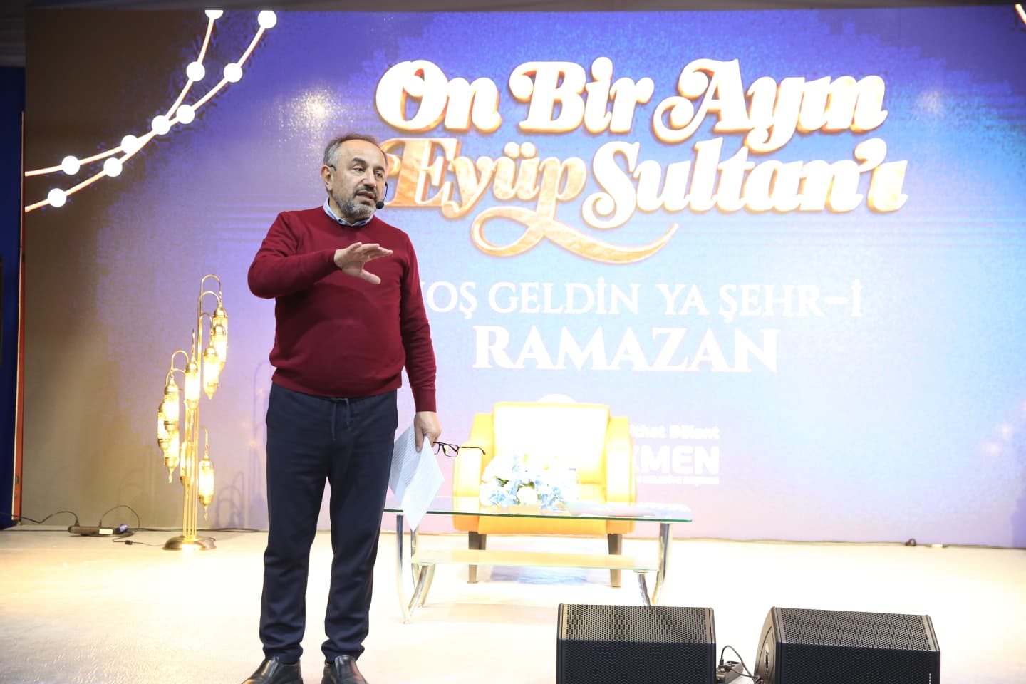 Prof. Dr. Tufan Gündüz'le tarihin edebiyatı üzerine keyifli söyleşi Prof. Dr. Tufan Gündüz'le tarihin edebiyatı üzerine keyifli söyleşi