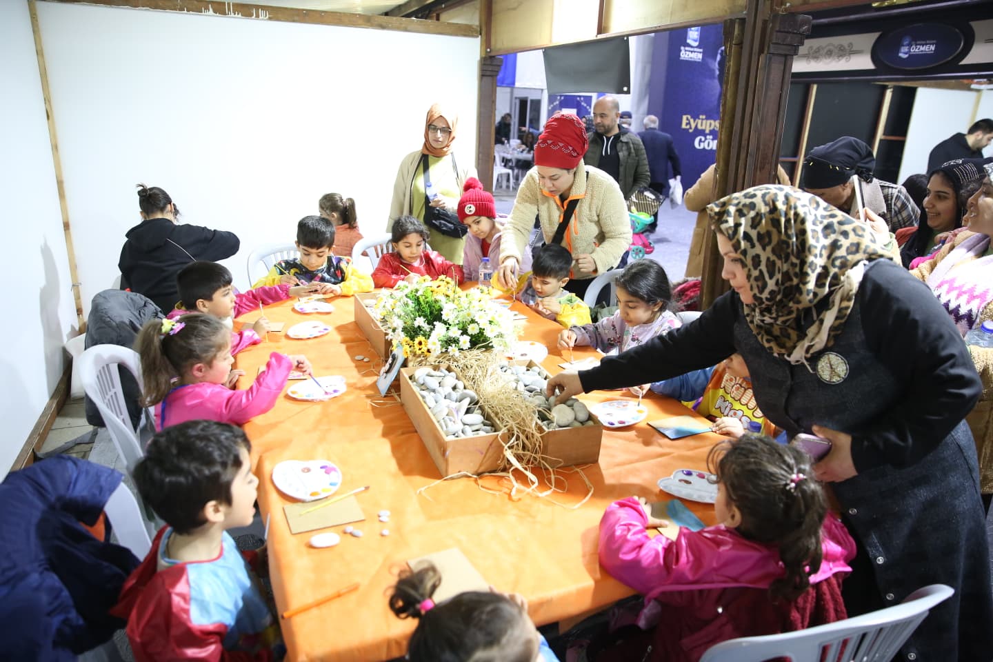 Eyüpsultan'da çocuklar Ramazan'ın güzelliklerini sanatla yaşıyor Eyüpsultan'da çocuklar Ramazan'ın güzelliklerini sanatla yaşıyor