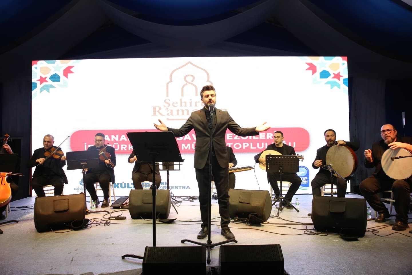 Eyüpsultan'da “Anadolu Tasavvuf Ezgileri” ile unutulmaz Ramazan gecesi Eyüpsultan'da “Anadolu Tasavvuf Ezgileri” ile unutulmaz Ramazan gecesi