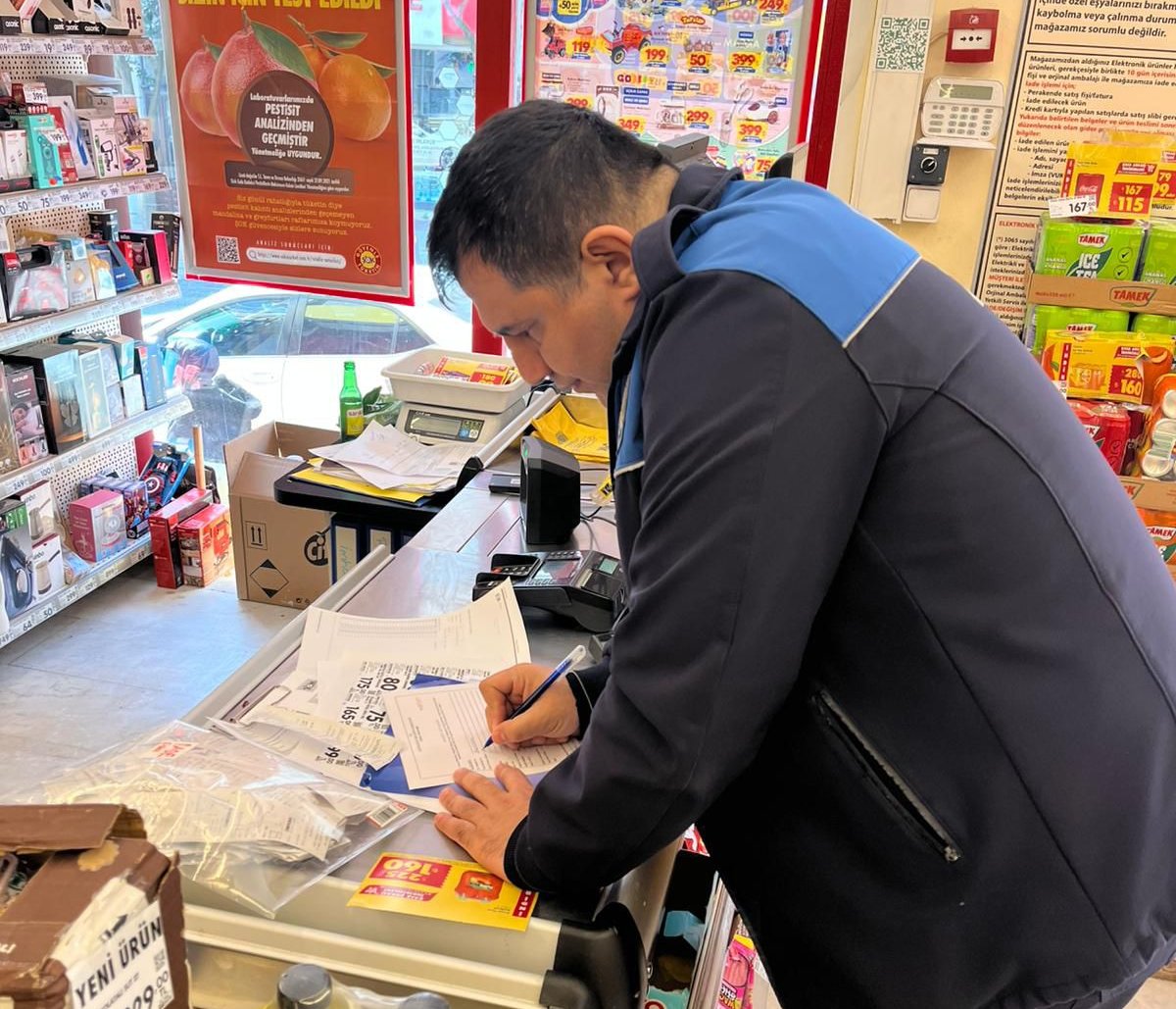 Eyüpsultan Belediyesi zabıta ekipleri halk sağlığı için çalışıyor Eyüpsultan Belediyesi zabıta ekipleri halk sağlığı için çalışıyor