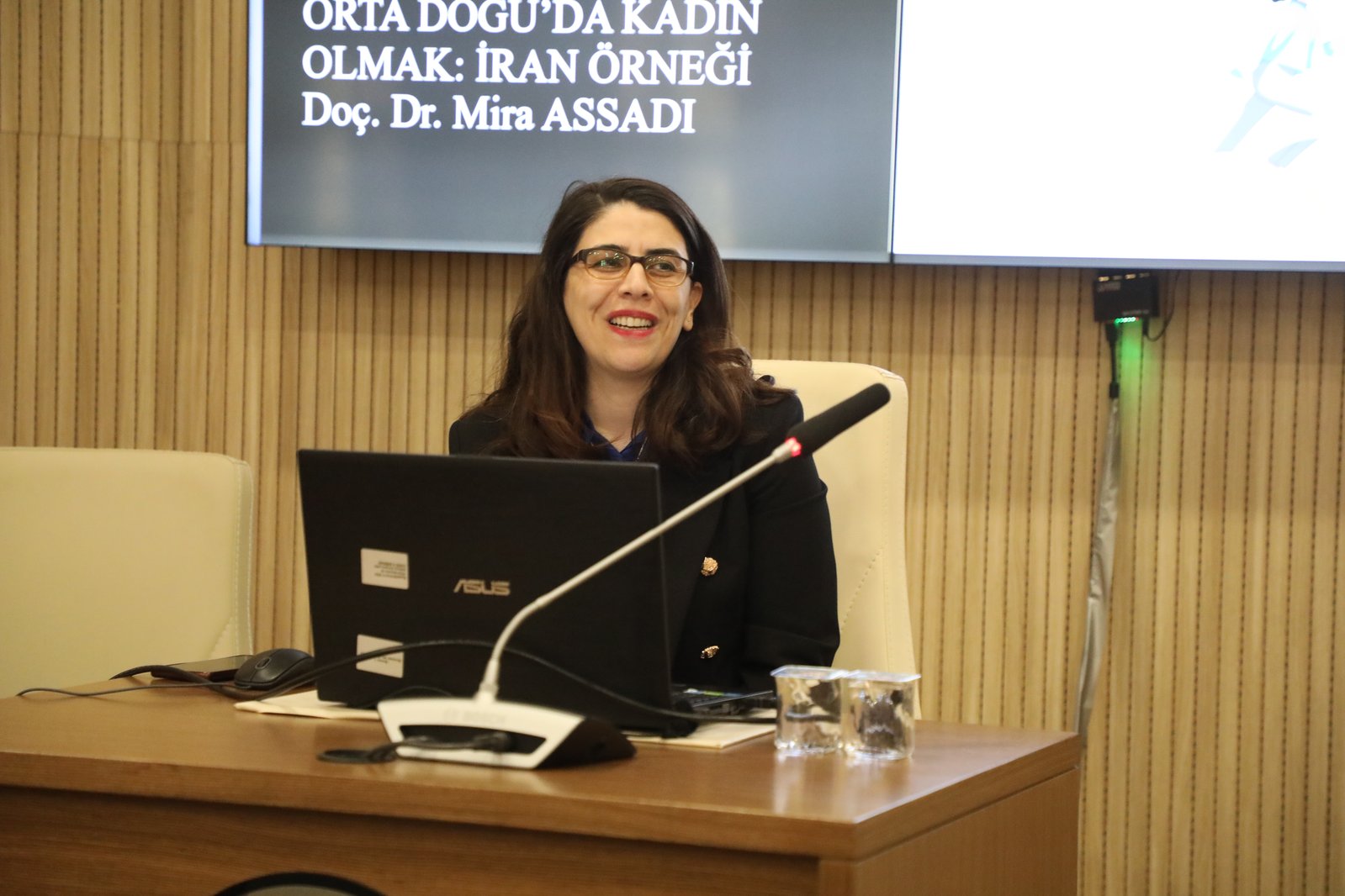 Eyüpsultan'da “Orta Doğu'da Kadın Olmak” konuşuldu Eyüpsultan'da “Orta Doğu'da Kadın Olmak” konuşuldu