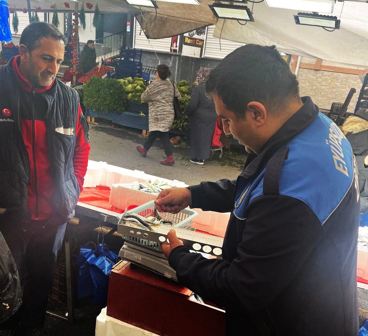 Eyüpsultan'da pazarlarda balık denetimi Eyüpsultan'da pazarlarda balık denetimi