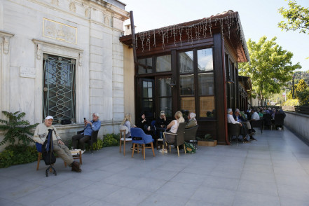 Eyüpsultan'da emeklilerin yeni buluşma noktası: Emekliler Lokali Musiki Kafe