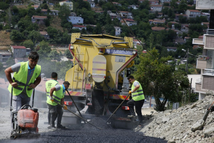 Taşocağı Dikyol Sokak'ta asfalt onarım