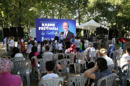 Eyüpsultan Belediyesi'nden çocuklara karne hediyesi: Karne Festivali