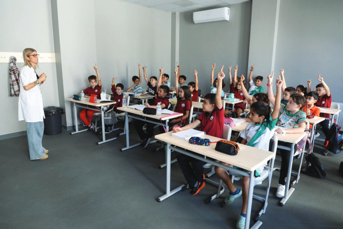 GENÇLERİMİZE EĞİTİM ALANINDA DESTEK OLUYORUZ