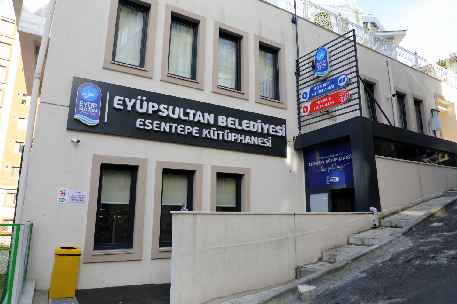 Esentepe Kütüphanesi