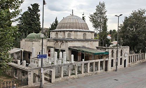 Saçlı Abdülkadir Camii